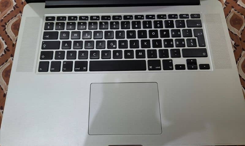 Macbook pro 2015 15 inch 1