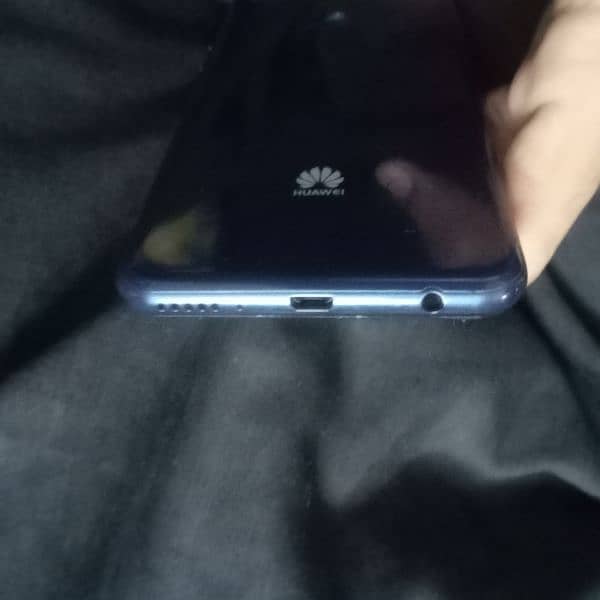 Huawei y7prime lush only black line in screen but screen work properly 9