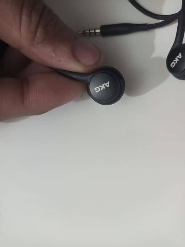 Samsung box genuine Akg handfree 7