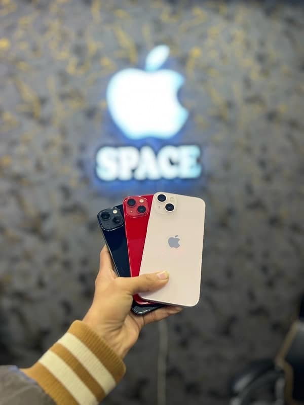 Iphone 13 & 12 jv 128gb & 64gb quantity available at @AppleSpace 0