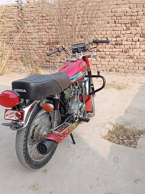 honda 125 . . . . good condition. . . 03115227905 3