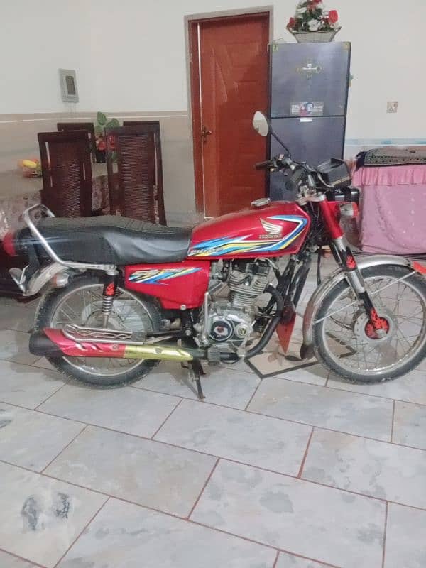 honda 125 . . . . good condition. . . 03115227905 9