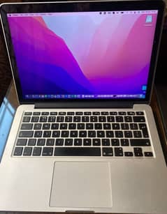 MacBook Pro 2015 13 inch comes with free case