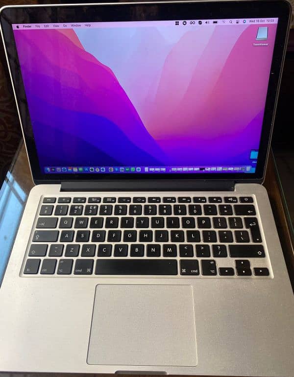 MacBook Pro 2015 13 inch comes with free case 0