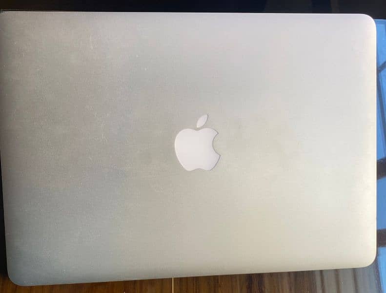 MacBook Pro 2015 13 inch comes with free case 2