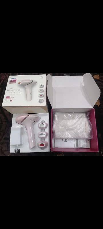 PHILIPS  LUMEA  IPL  HAIR REMOVAL 9000 8