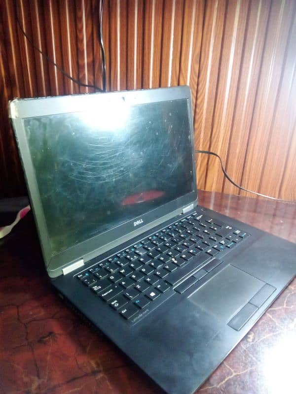 Dell latitude e5470 i5 6th gen good condition, price is reducible 0