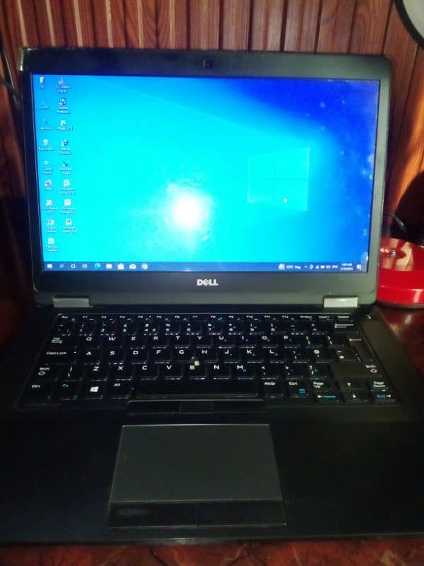 Dell latitude e5470 i5 6th gen good condition, price is reducible 2