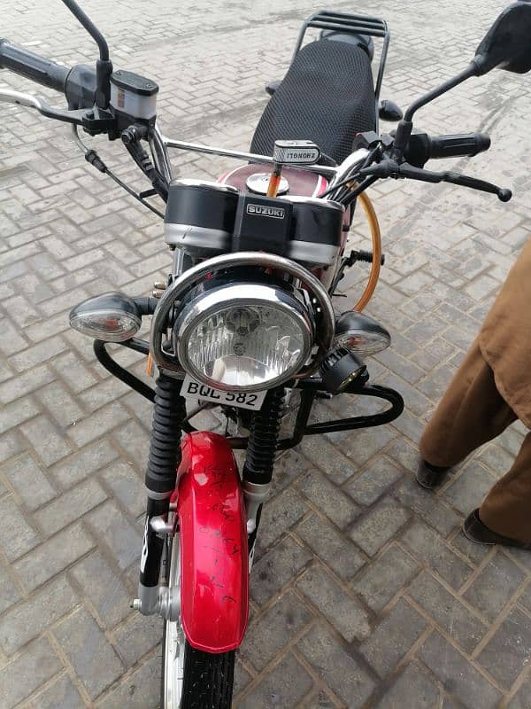 Suzuki GS 150 Lush Condition 9