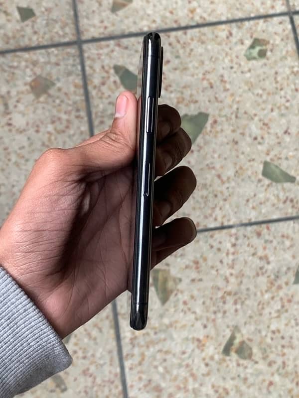 Iphone Xs Max 64Gb Non PTA 3