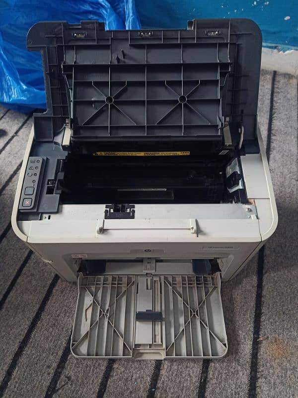 Hp laser jet p1505 printer 1