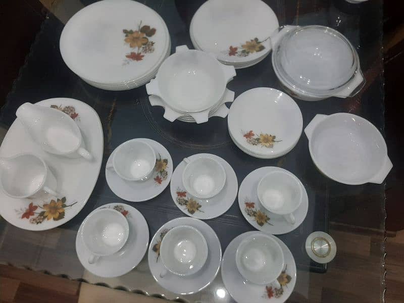 pyrex dinner set 1