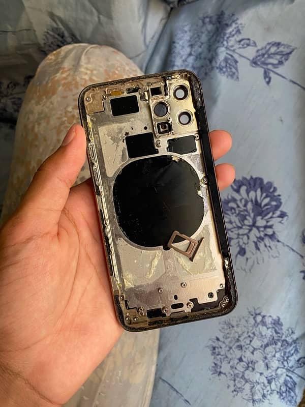 iphone 11 pro Body Orignal 03269969969 whatspp And Local 1