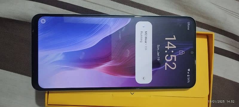 Realme C51. . . 4/128, 8 month warranty 5