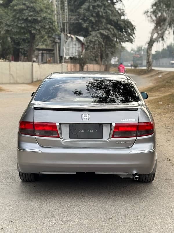 Honda Accord CM5 4