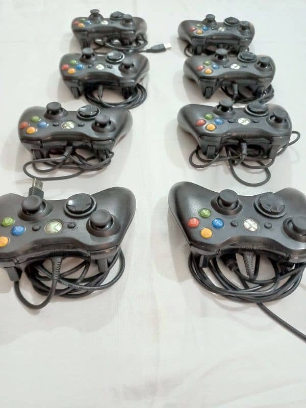 Xbox 360 controllers (used) for PC gaming and console 2