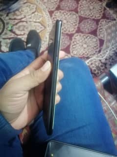 Samsung Note 8 64gb6gb bhr se Aya ha ek sim off ha ek chal rai all ok