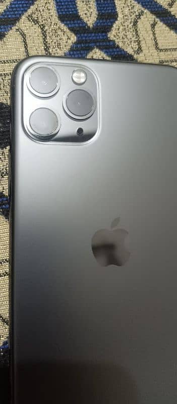 Iphone 11 pro waterpack 1