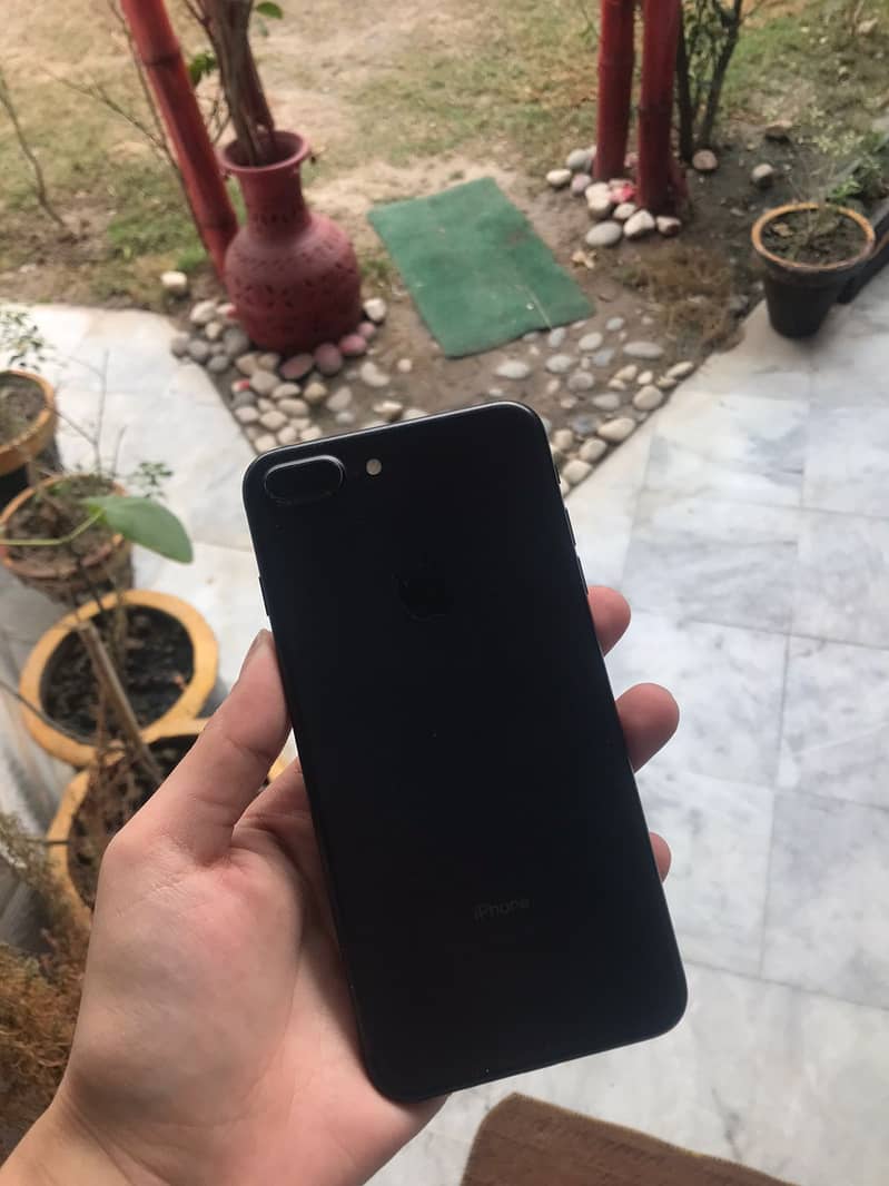 Apple iPhone 7 Plus 2