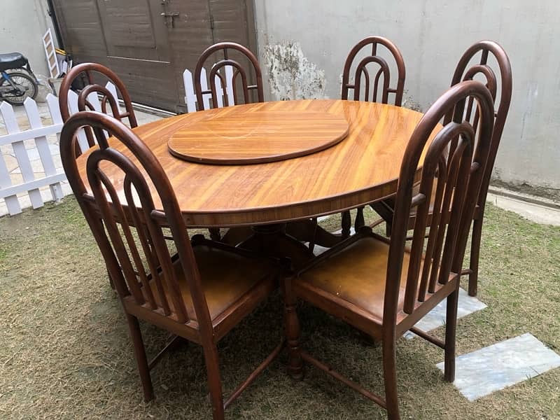 Wooden Round Dinning table with 6Leather seats 1