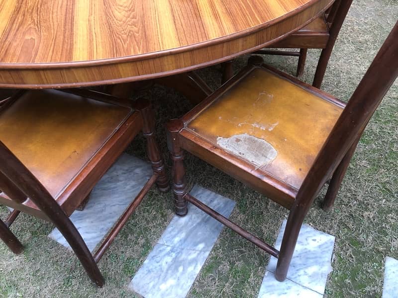 Wooden Round Dinning table with 6Leather seats 5