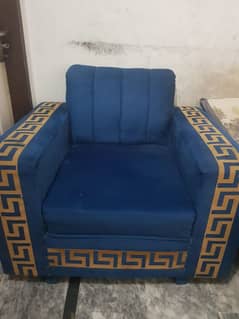 6 seater  sofa good condition with cushions