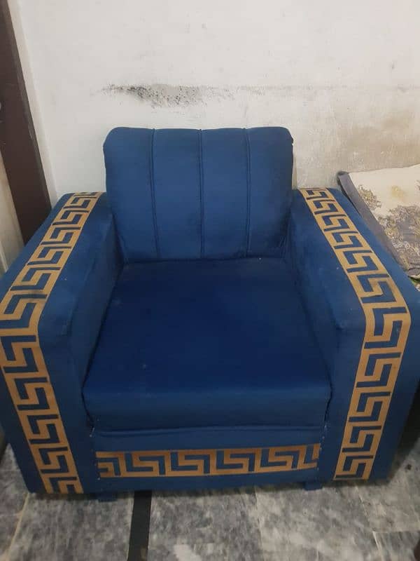 6 seater  sofa good condition with cushions 1