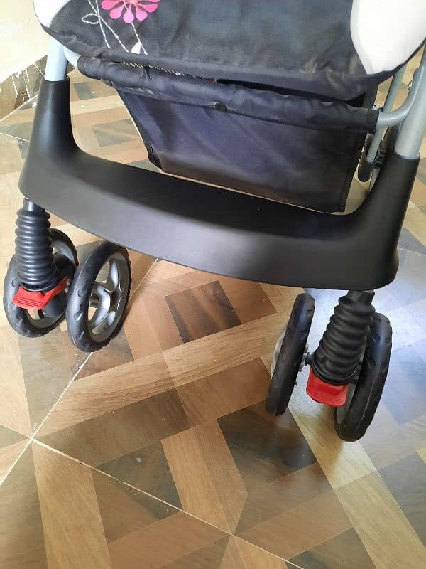 STROLER, PRAM FOR CHILDREN. 11