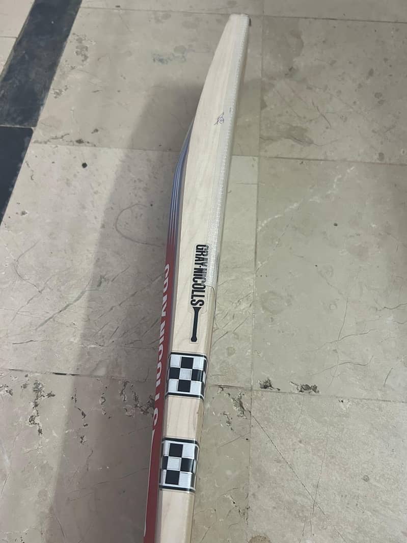 English Willow light weight Cricket Bat with Extreme Ping 5