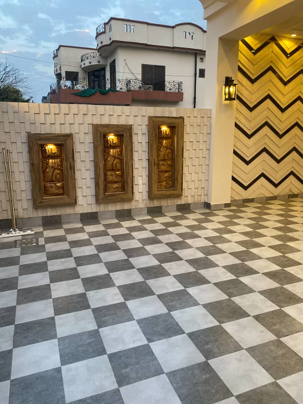 One Kanal House for sale in Jhelum Block Dc colony Gujranwala. 1