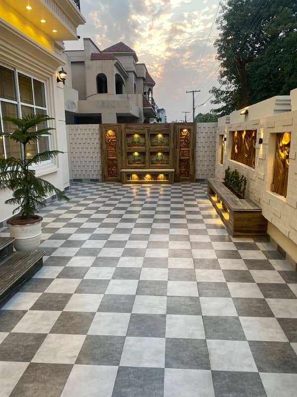 One Kanal House for sale in Jhelum Block Dc colony Gujranwala. 3