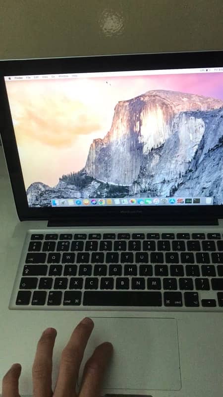 Macbook pro 2011 Model 1