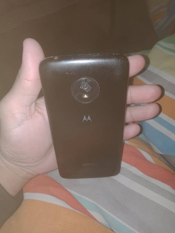 Moto E4 3