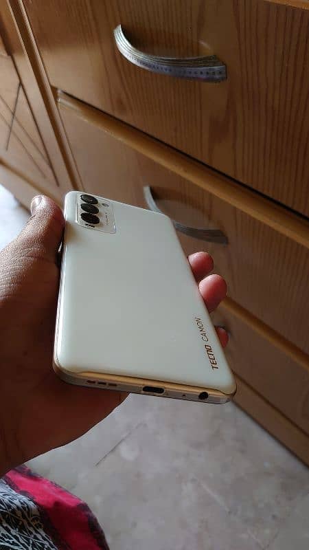 tecno camon 18t 1