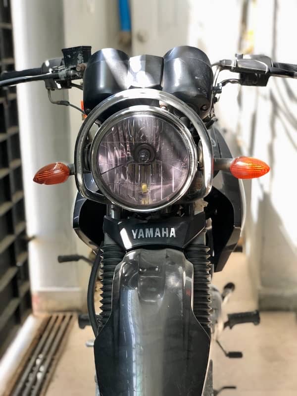 YBR125G Limited edition Grey 3