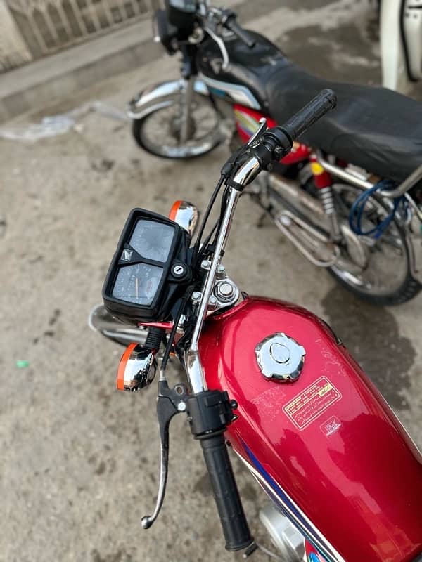 Honda 125 , 2022 model , full genuine , First owner . 3