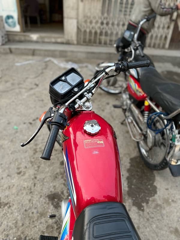 Honda 125 , 2022 model , full genuine , First owner . 6