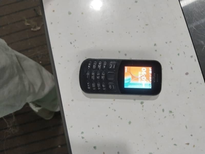 Nokia mobile 2500 0