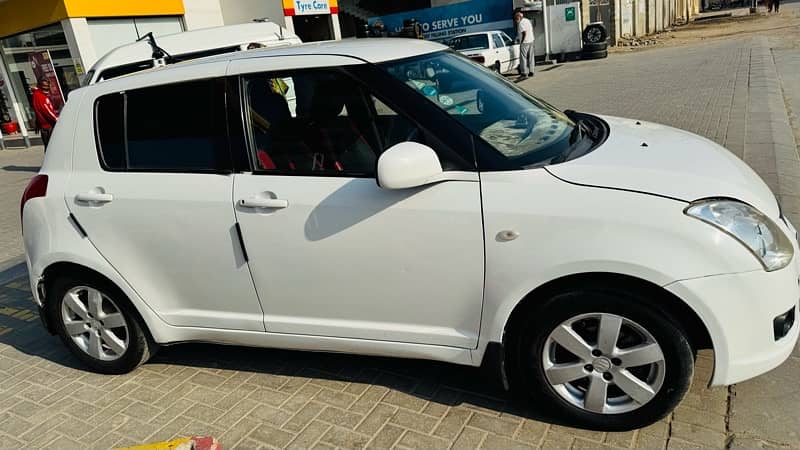 Suzuki Swift 2015 DLX Urgent sale 1