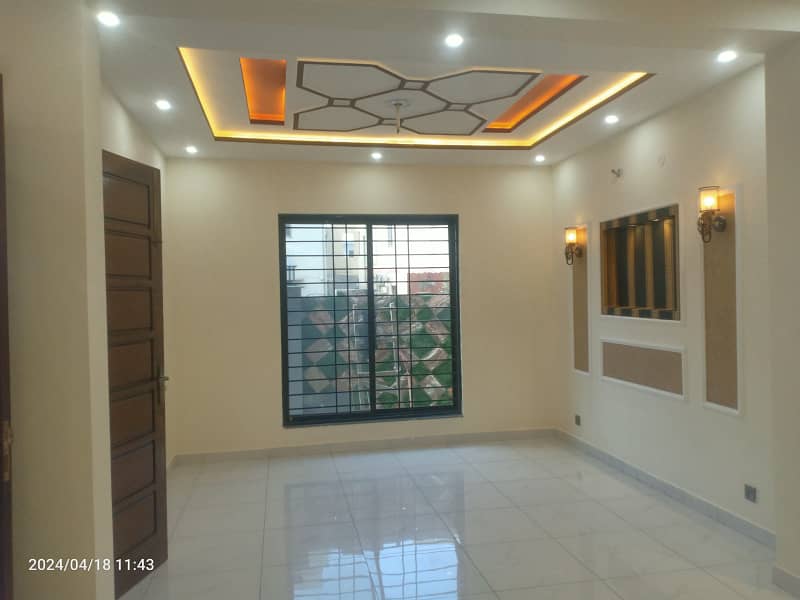 Brand New 5 Marla Upper Portion for Rent in Tulip Overseas Block, Park View City Lahore 1