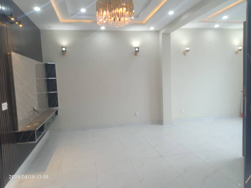 Brand New 5 Marla Upper Portion for Rent in Tulip Overseas Block, Park View City Lahore 8