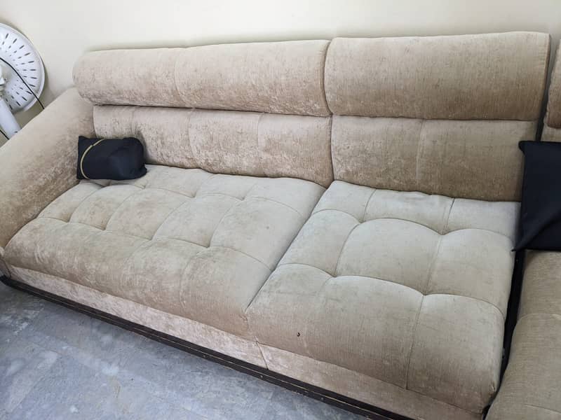 Urgent sale sofa 5