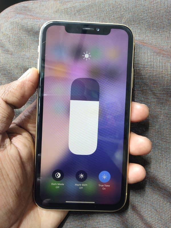 iphone XR 64GB JV only Mobile  True tone Okay 2