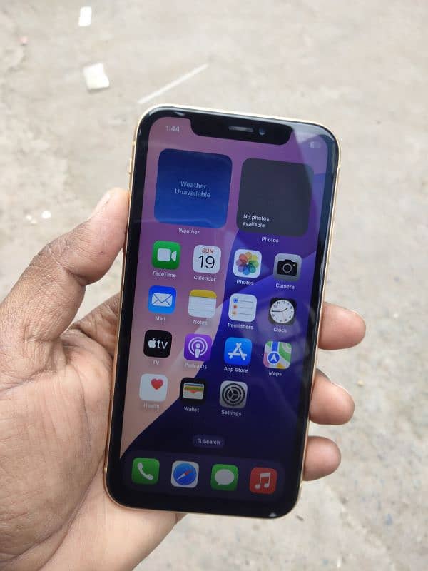 iphone XR 64GB JV only Mobile  True tone Okay 6