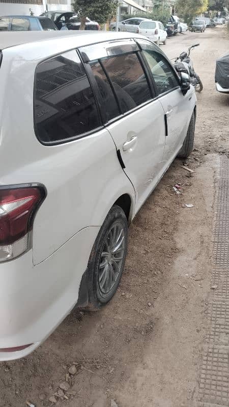 Toyota Corolla Fielder 2018 3