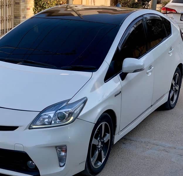 Toyota Prius 2013 1