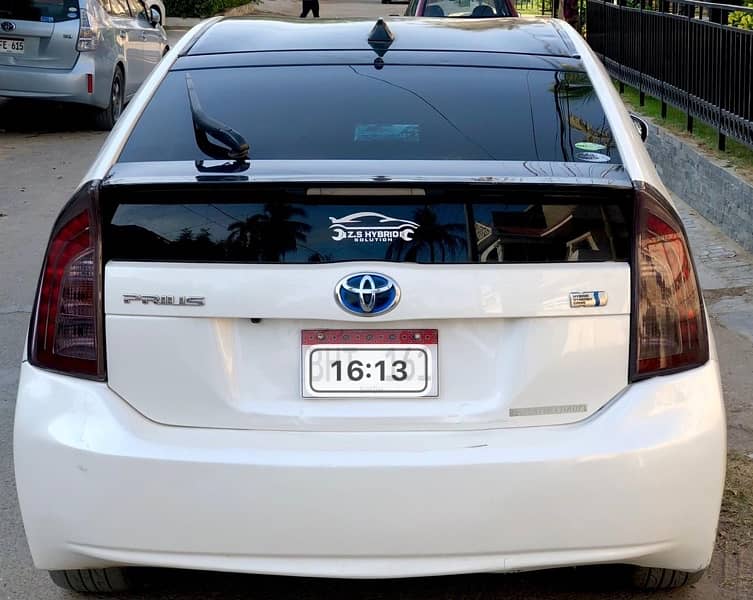 Toyota Prius 2013 5