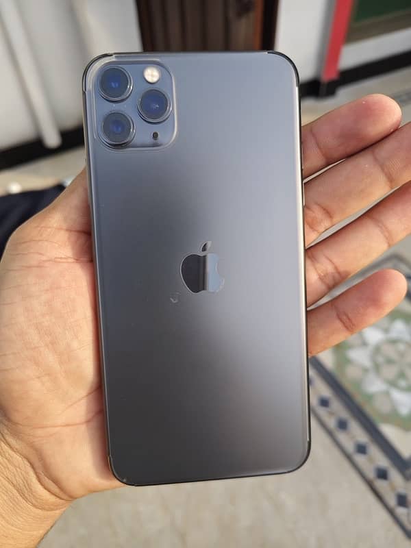 Iphone 11 pro max dual sim PTA approved 256gb 0