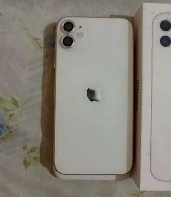 New condition iphone 11 with original box 64GB 94 Heath non pat jv 0