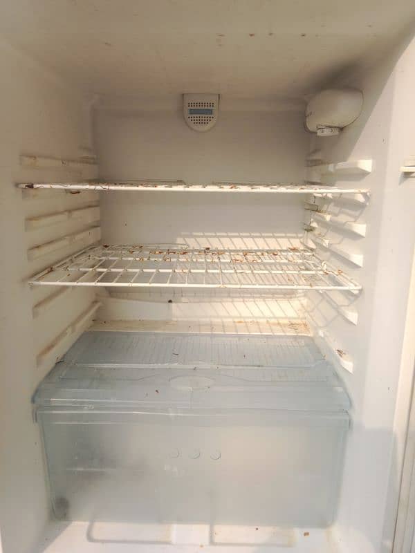 second hand refrigerator 2